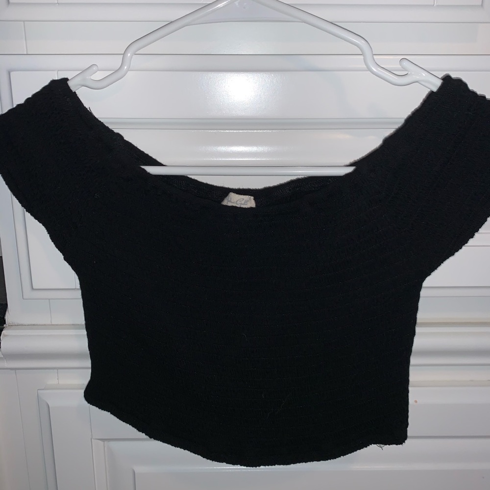 BRANDY MELVILLE off the shoulder black top - Picture 2 of 3